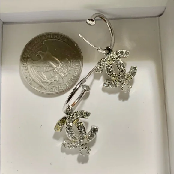 Chanel CC earrings 💯 Authentic - Picture 2 of 3